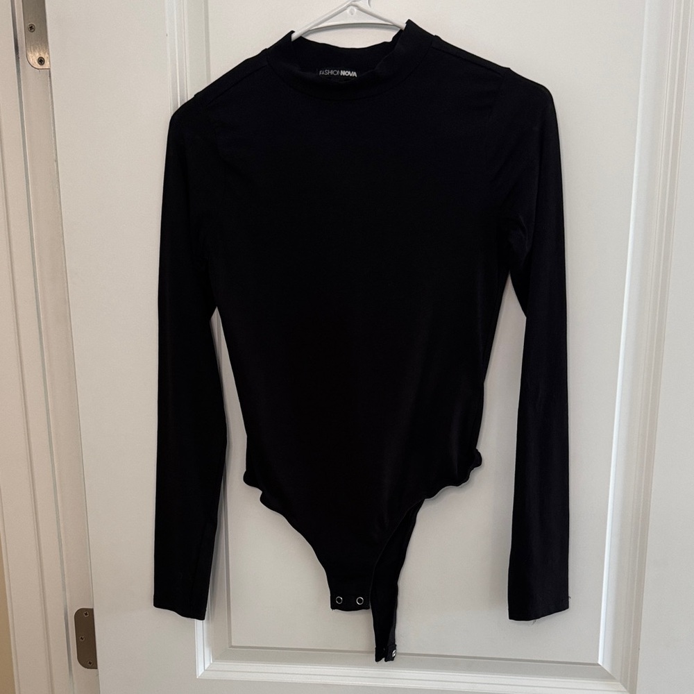 Fashion Nova Elegant Black Mock Neck Bodysuit - Small